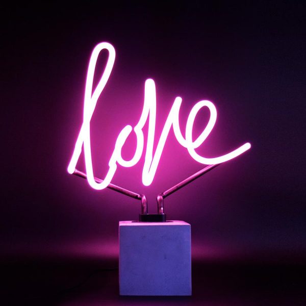 Concrete_Base_Neon_-_Love_-_Web_900x