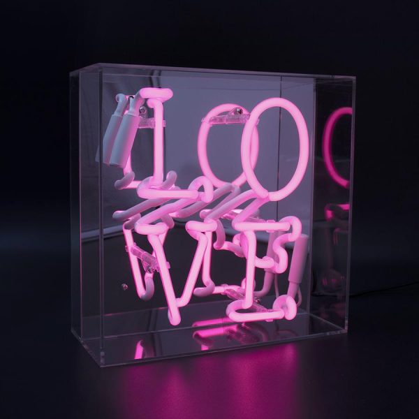 Love_-_On_-_WEB_900x